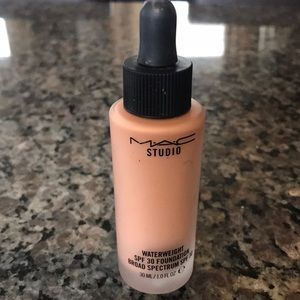 Mac studio water light foundation NW30